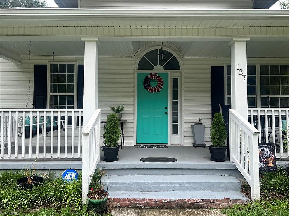 1st image of 127 Sydnor St