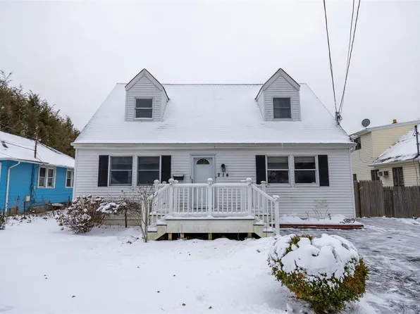 214 Crombie Street, Huntington Station, NY 11746