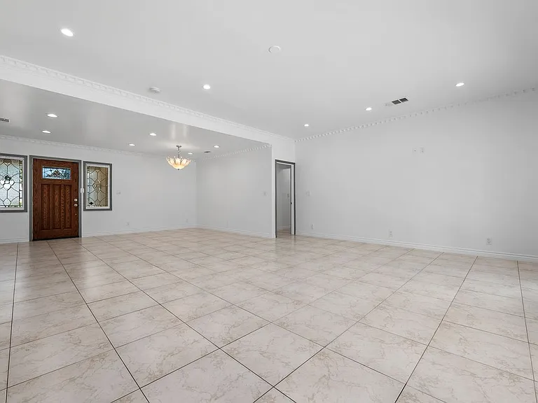17434 Emelita St — Photo 15