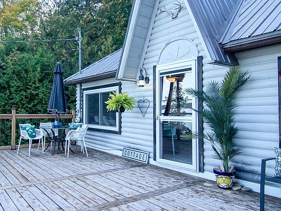 3rd image of 299 Mallory Beach Rd