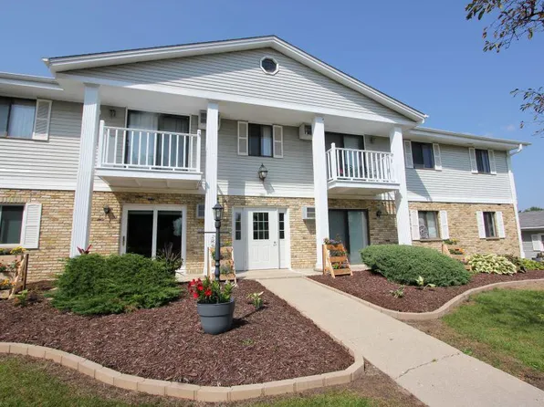 788 South River ROAD #5, West Bend, WI 53095