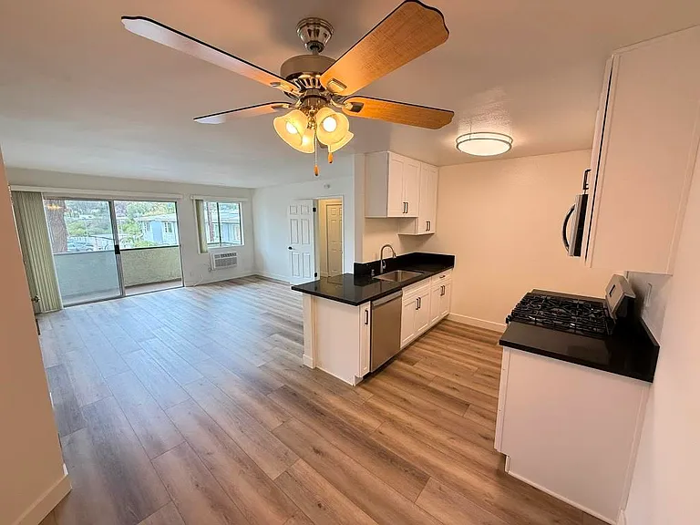 11033 Moorpark St #212 — Photo 1