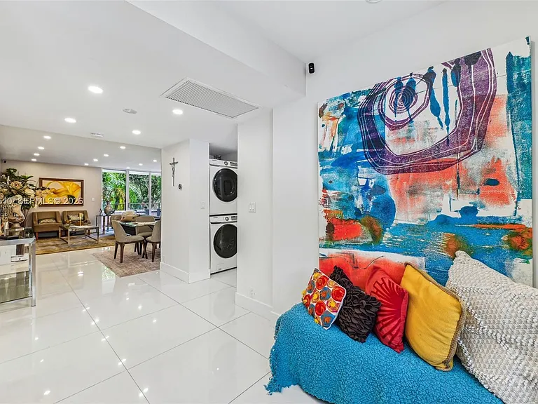 121 Crandon Blvd #251 — Photo 4