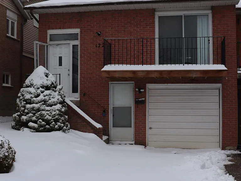 122 Copperwood Sq — Photo 1