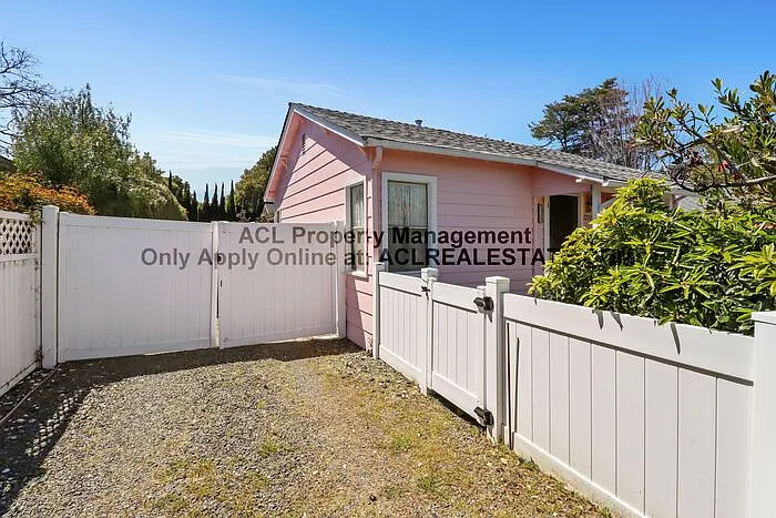 3 bed, 2.0 bath, 1404 sqft, $3,595 — Photo 3