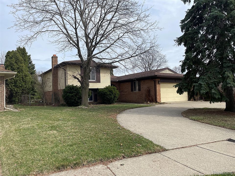 1st image of 36838 Russell Ct E