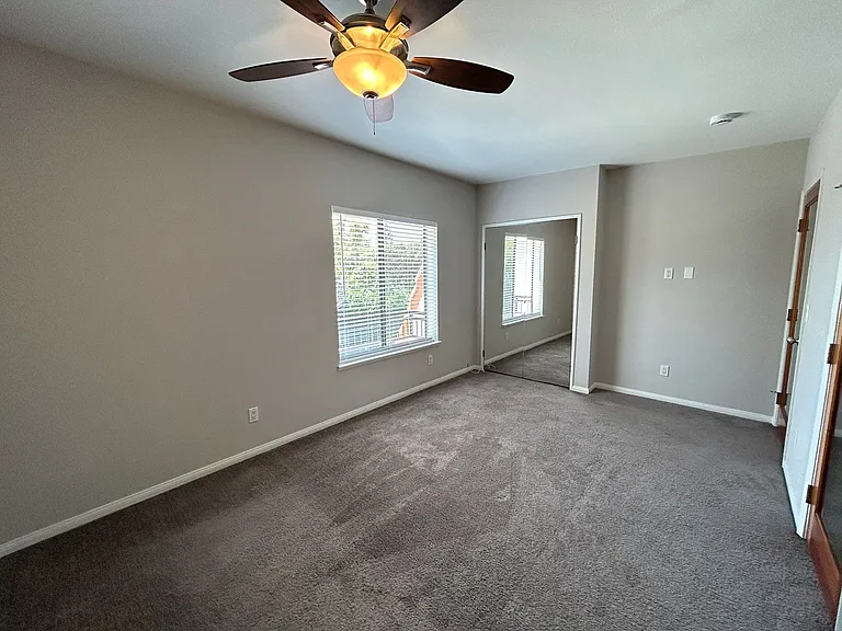 2202 N Broadway #G — Photo 15