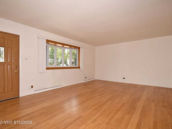 3rd image of 9432 N Margail Ave
