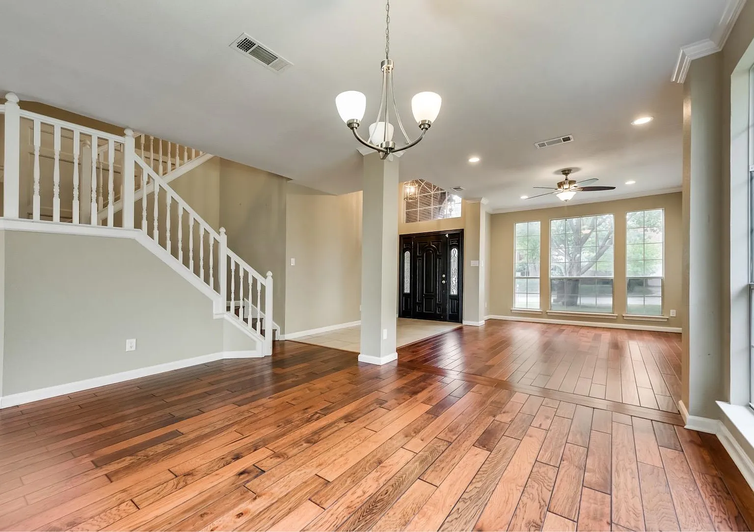 4 bed, 2.5 bath, 2873 sqft, $2,900 — Photo 3