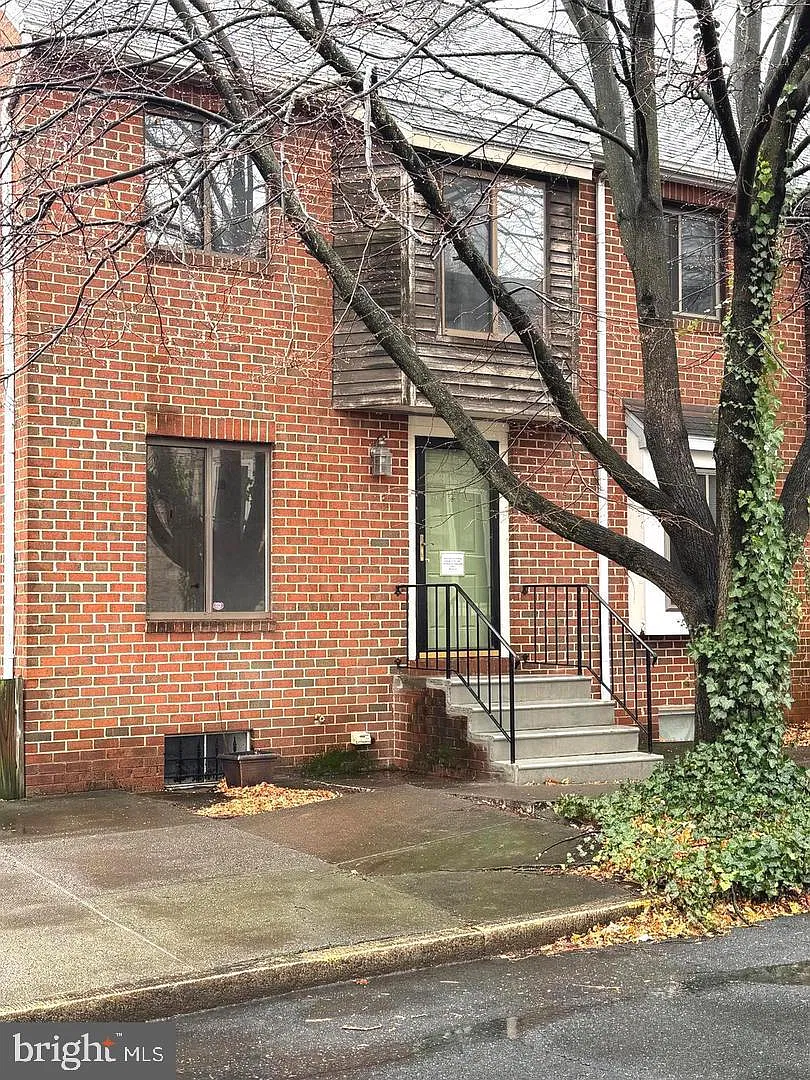 2 bed, 3.5 bath, 1636 sqft, $1,675 — Photo 1