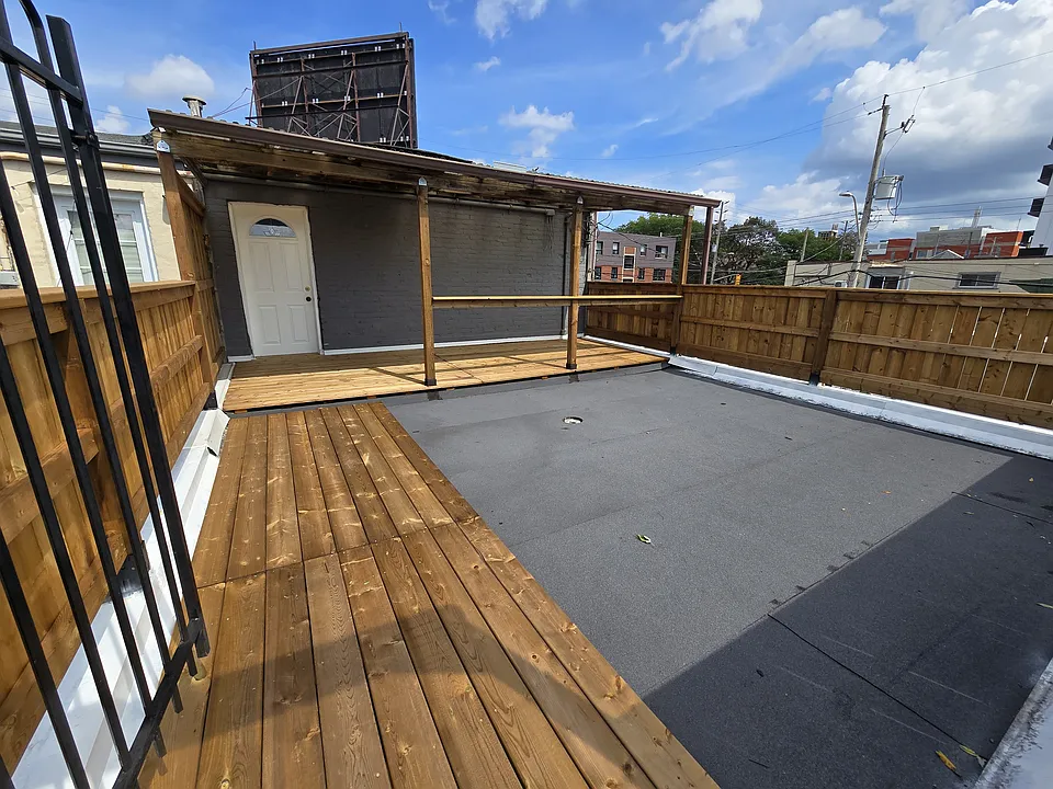 610 Concession St #1