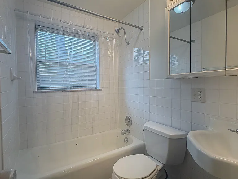 623 N 1st St #1 — Photo 12