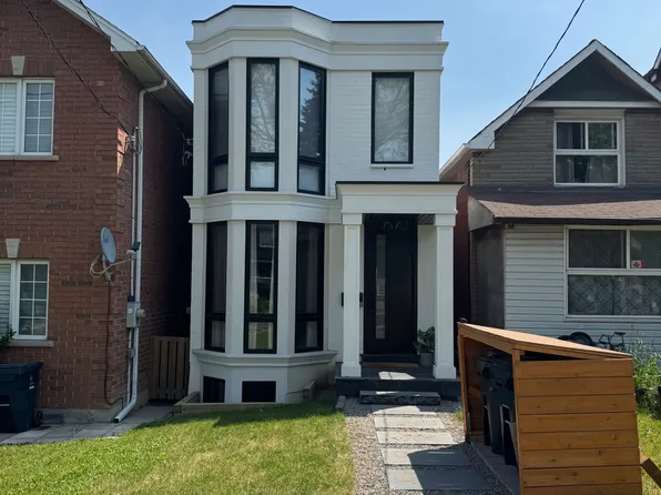 229 Caledonia Rd, Toronto, ON M6E 4T2
