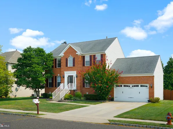 45 Waterford Dr, Bordentown, NJ 08505