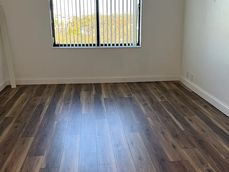 Large Bedroom