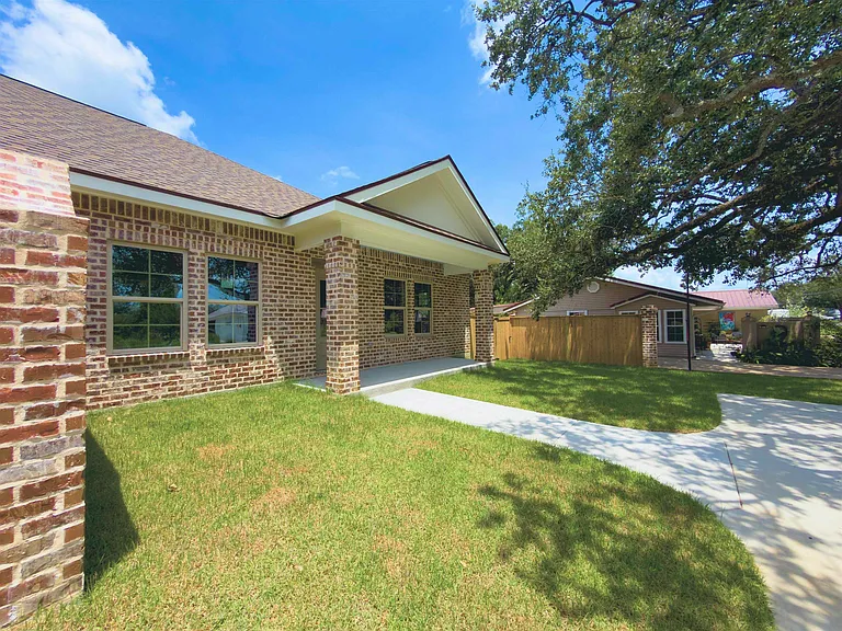 410 B Camellia Dr — Photo 13