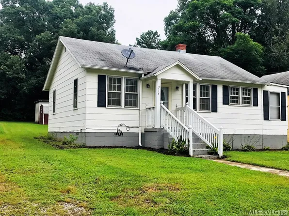 515 Pleasant St, South Hill, VA 23970