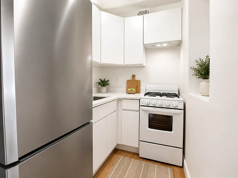 131 E 83rd St #2C — Photo 4