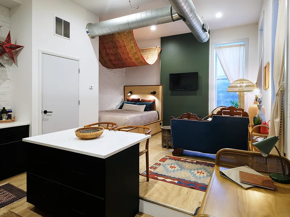 1607 Main St #1