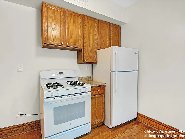 3600 N Hermitage Ave #2 — Photo 4