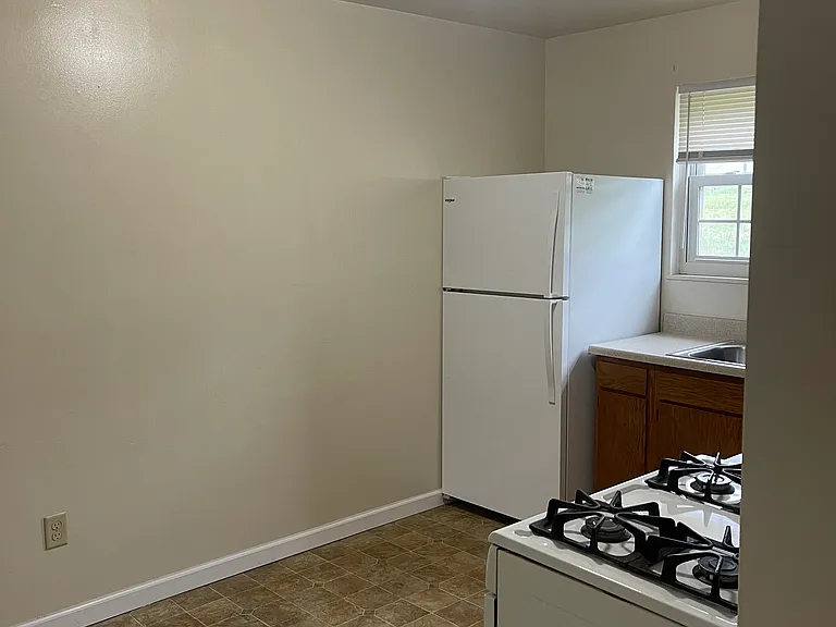 Colonial Estates — Photo 29