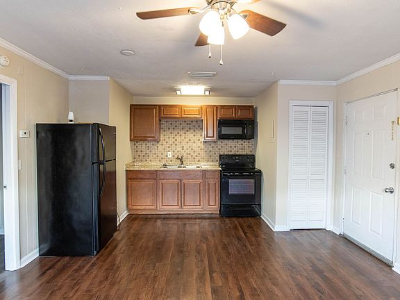 4th image of 2241 W Pensacola St APT 81