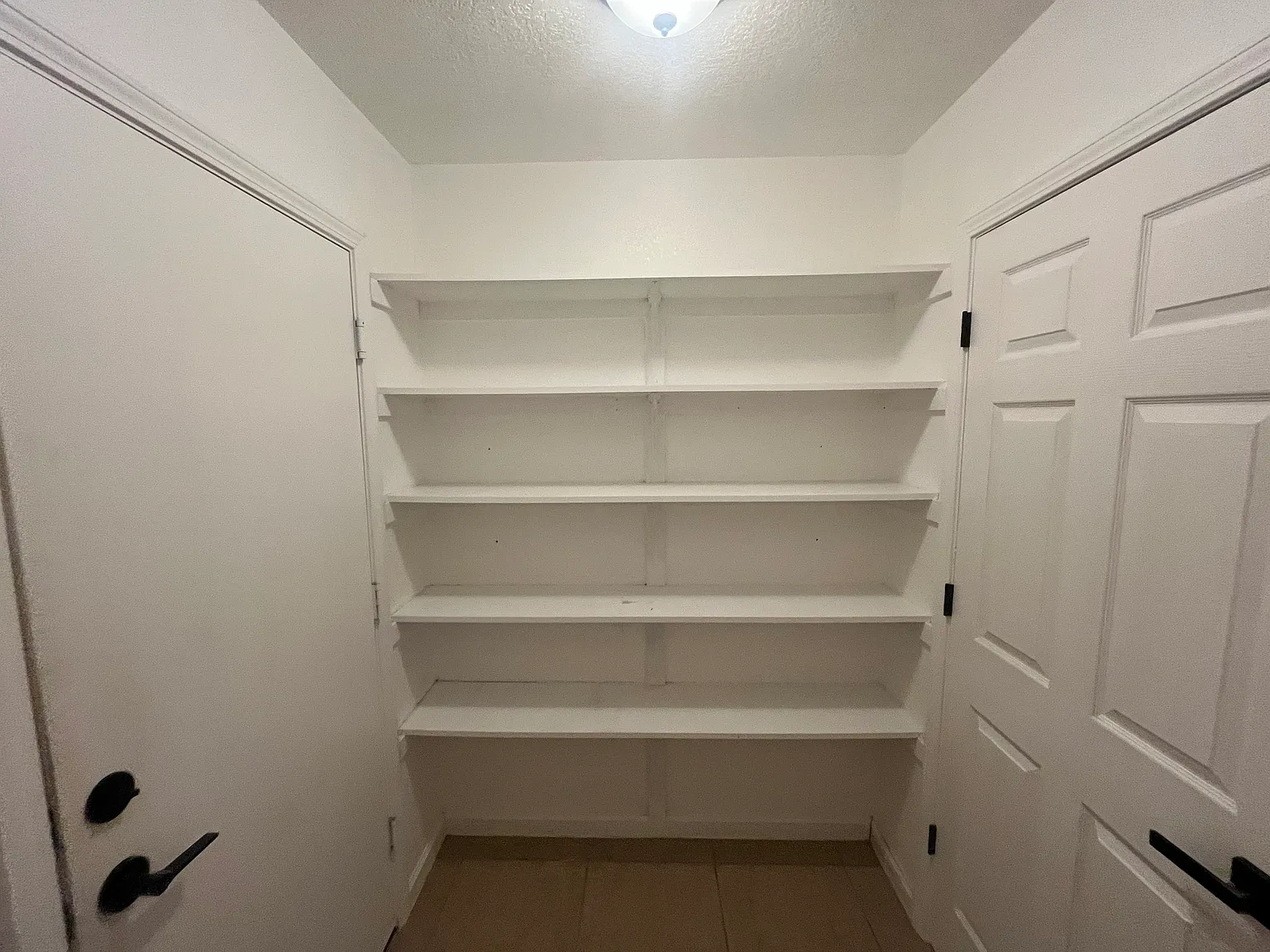 4 bed, 2.5 bath, 1900 sqft, $2,800 — Photo 3