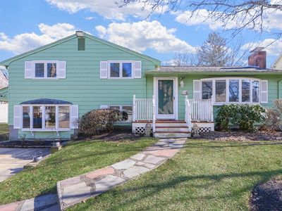 152 Valley Rd, Needham, MA, 02492