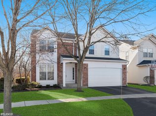 12554 Meadow Cir, Lake Bluff, IL 60044