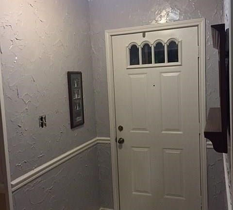 4th image of 312 Cindy St S
