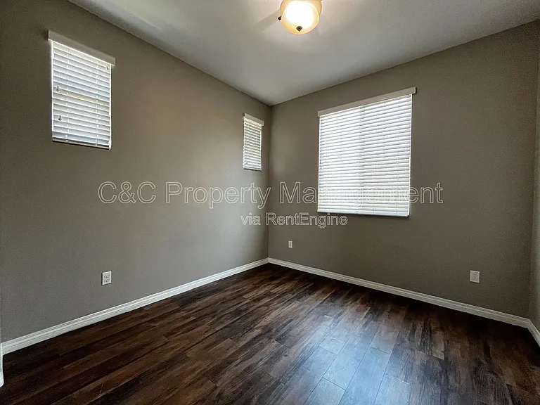 686 S Euclid St — Photo 7