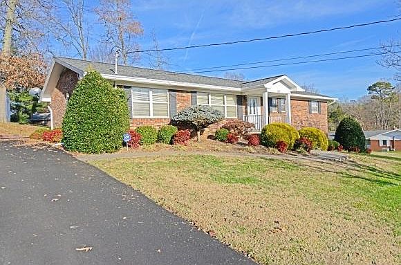 1st image of 217 Pinecrest Dr