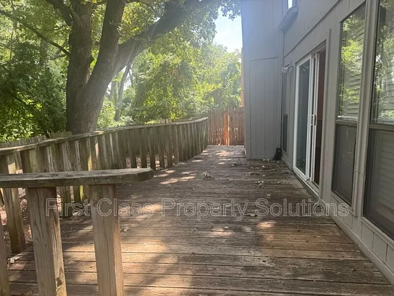 1404 Mary Lee Ln — Photo 11