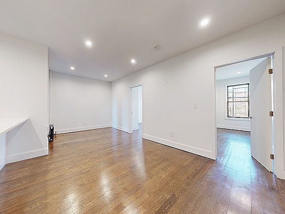 3rd image of 2504 44th St #15