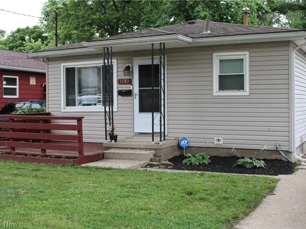 1181 Easton Dr, Akron, OH 44310