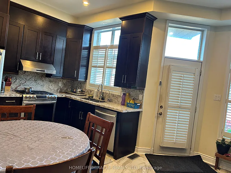 83 Cornell Park Ave — Photo 3