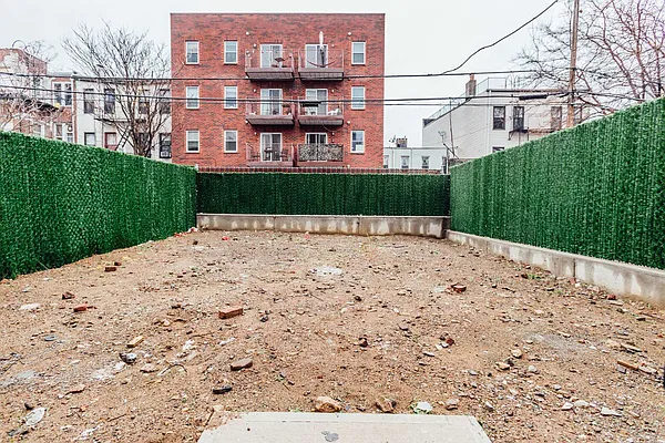 Rented by Nooklyn NYC LLC | media 16