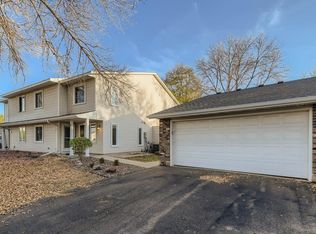 9366 Ranchview Ln N, Maple Grove, MN 55369