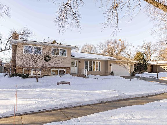 2nd image of 2525 9th St S