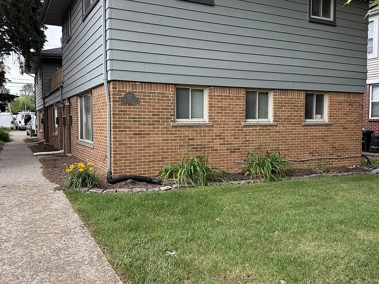 122 N Lafayette Ave — Photo 1