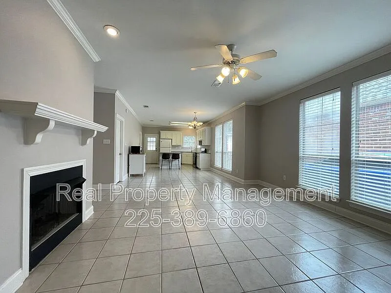 3 bed, 2.0 bath, 1590 sqft, $1,700 — Photo 3
