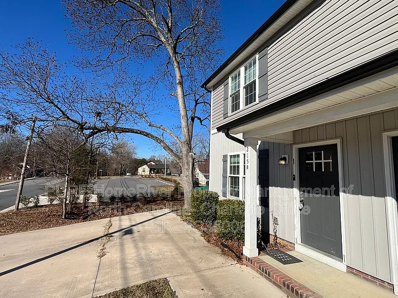 3 bed, 3.0 bath, 1260 sqft, $1,499 — Photo 3