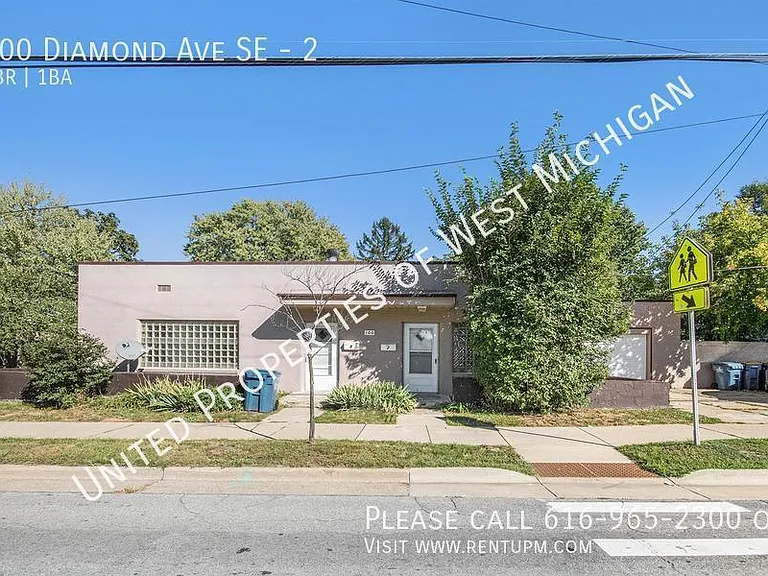 100 Diamond Ave SE #2 — Photo 2