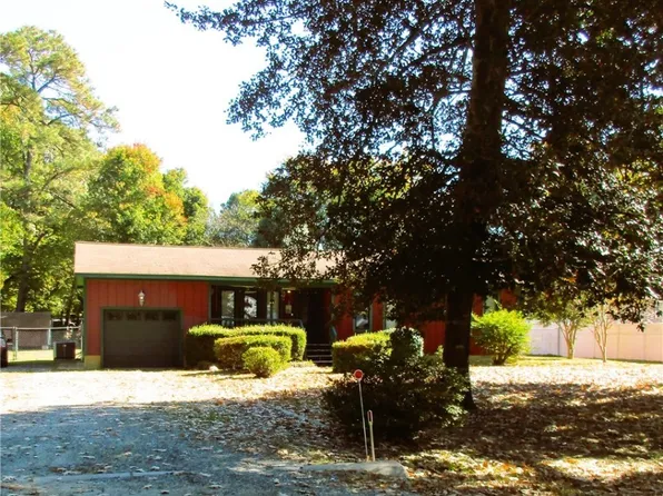 2753 Kemp Ln, Hayes, VA 23072