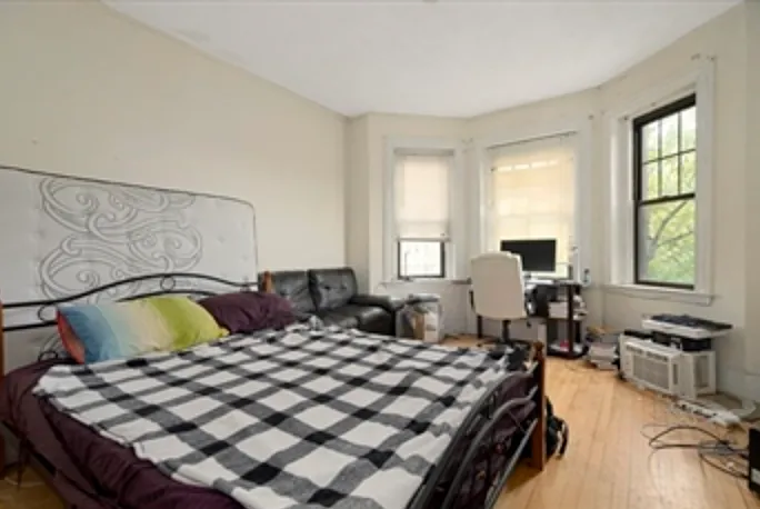 2 bed, 630 sqft, $2,400 — Photo 2