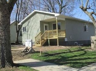 907 N Wayland Ave, Sioux Falls, SD 57103