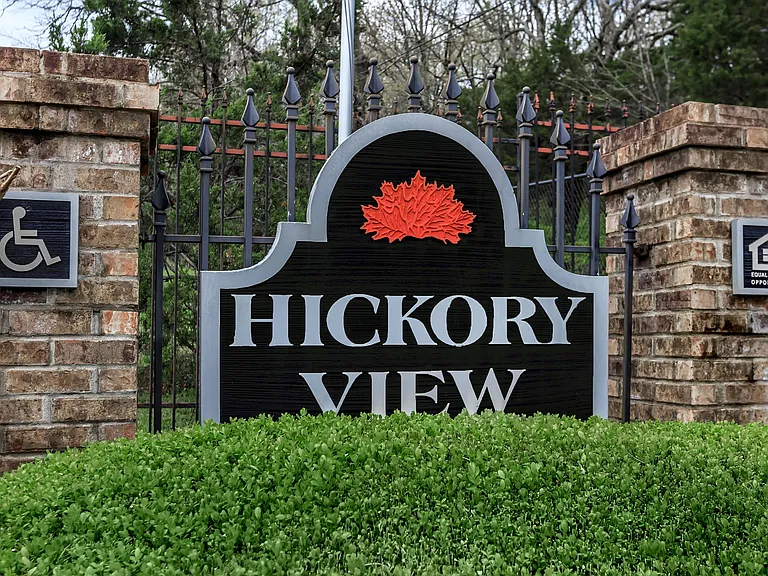 Hickory View Apartments — Photo 39