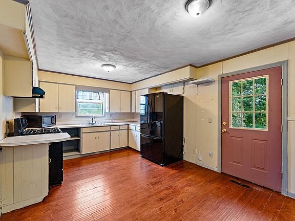 4th image of 1220 Collegeview Dr NW
