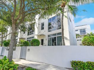 3242 NE 15th St, Pompano Beach, FL 33062