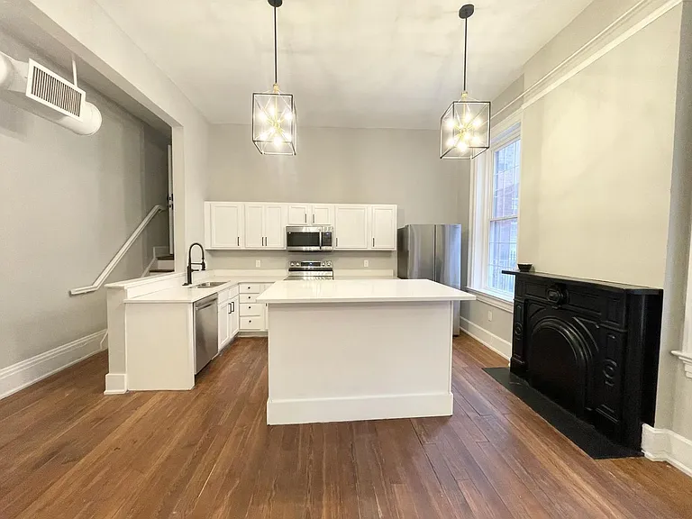 1119 Walnut St #2 — Photo 2